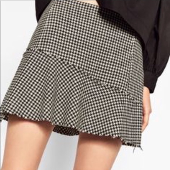 Zara Dresses & Skirts - Zara houndstooth Skirt Zara Dresses & Skirts - Zara houndstooth Skirt